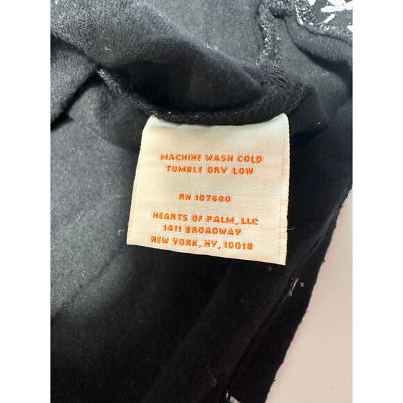 Hearts Of Palm Black Script Print Stretch Top Size Medium - Picture 9 of 10